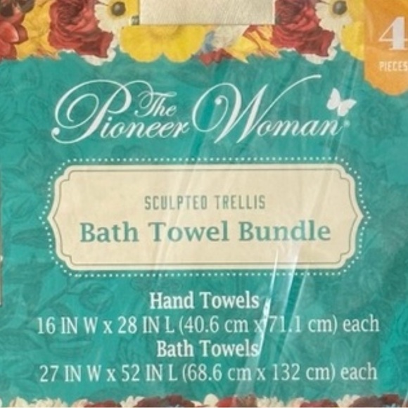 The Pioneer Woman 4 Piece Cotton Bath Towel Set, Coral Bell Orange - Picture 6 of 10